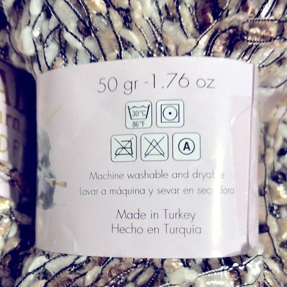 5 SKEINS DECORATIVE YARN. NWT - Picture 4 of 5